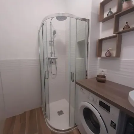 Lovely House Lägenhet *