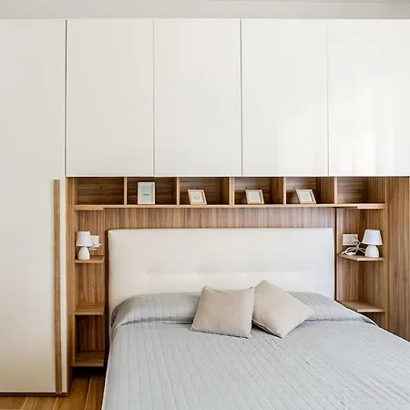 דירה Lovely House