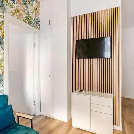 דירה Lovely House ארונה