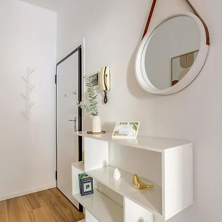 דירה Lovely House ארונה